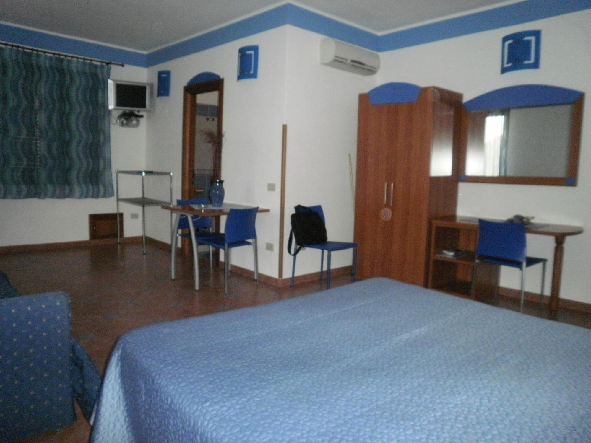 Sogni Nel Blu Aparthotel Isola di Ustica Szoba fotó