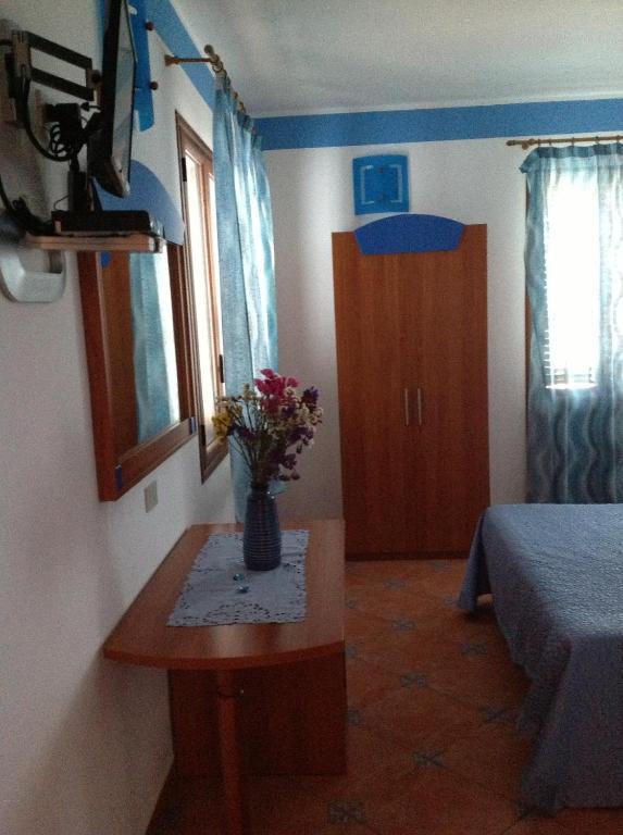 Sogni Nel Blu Aparthotel Isola di Ustica Szoba fotó