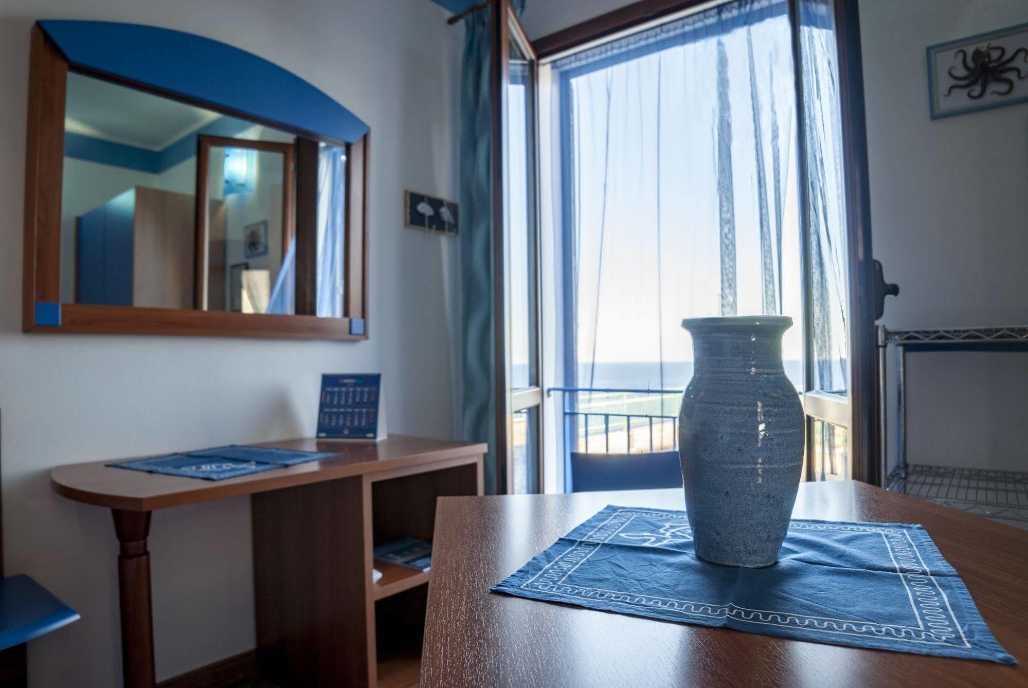 Sogni Nel Blu Aparthotel Isola di Ustica Kültér fotó
